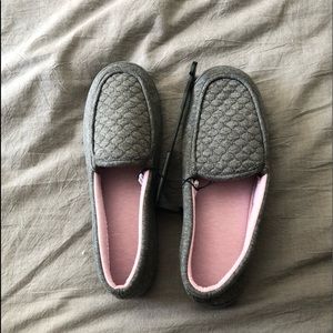 Secret Treasures gray with pink lining slippers